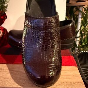 Sanita Dark Burgundy Crocodile Pattern Clogs